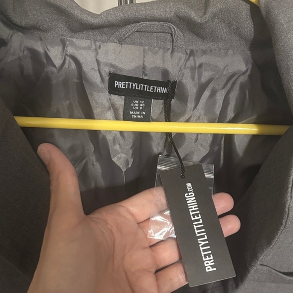 PrettyLittleThing Charcoal Blazer - Picture 3 of 3